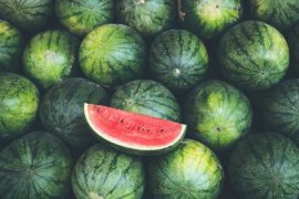 西瓜皮别乱扔，夏季解暑全靠它，效果赛过老人