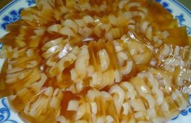 猪皮冻的功效及做法(猪皮冻的功效与作用)