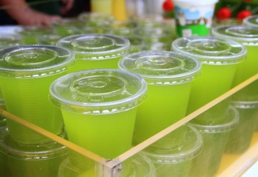 榨好的甘蔗汁 榨好的甘蔗汁