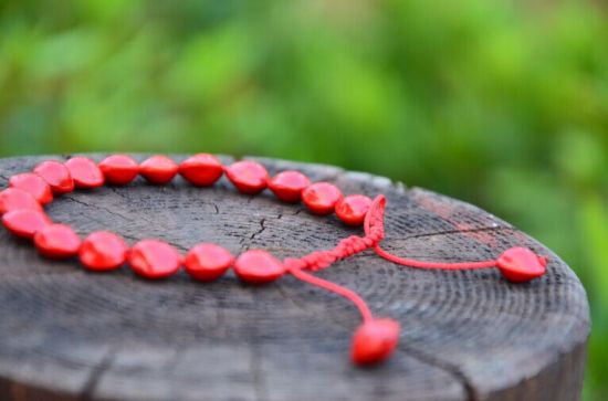 用红豆制作的手链 用红豆制作的手链