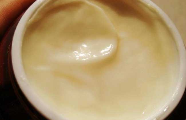 土豆去黑眼圈的方法