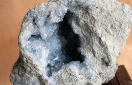 水晶产地在哪里？